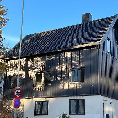 Cozy And Spacious Apartment In City Centre Tromsø Buitenkant foto