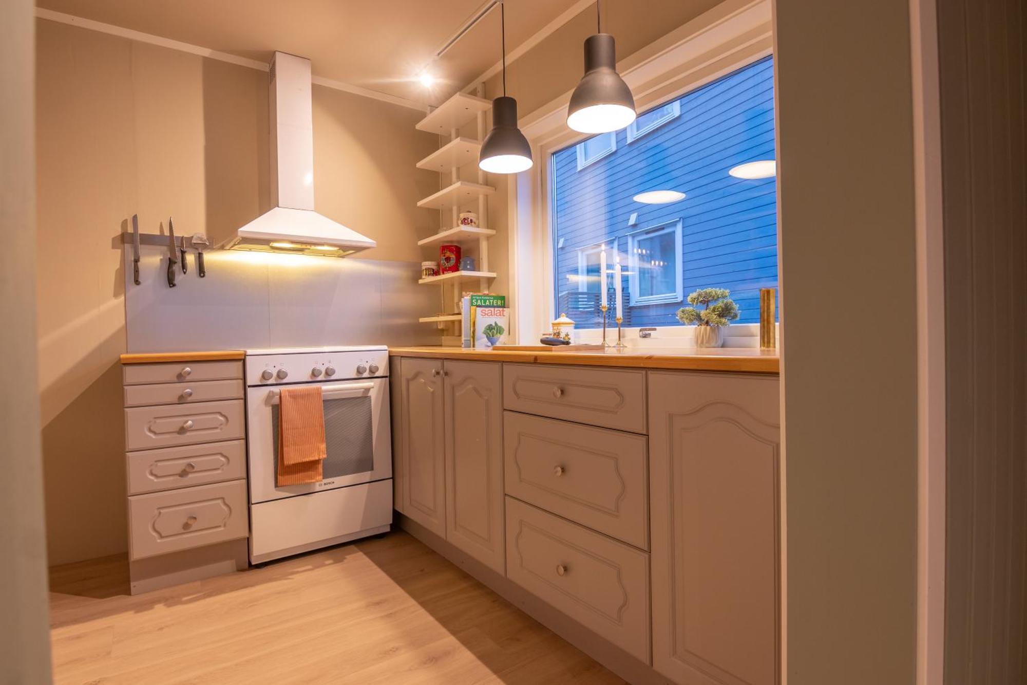 Cozy And Spacious Apartment In City Centre Tromsø Buitenkant foto