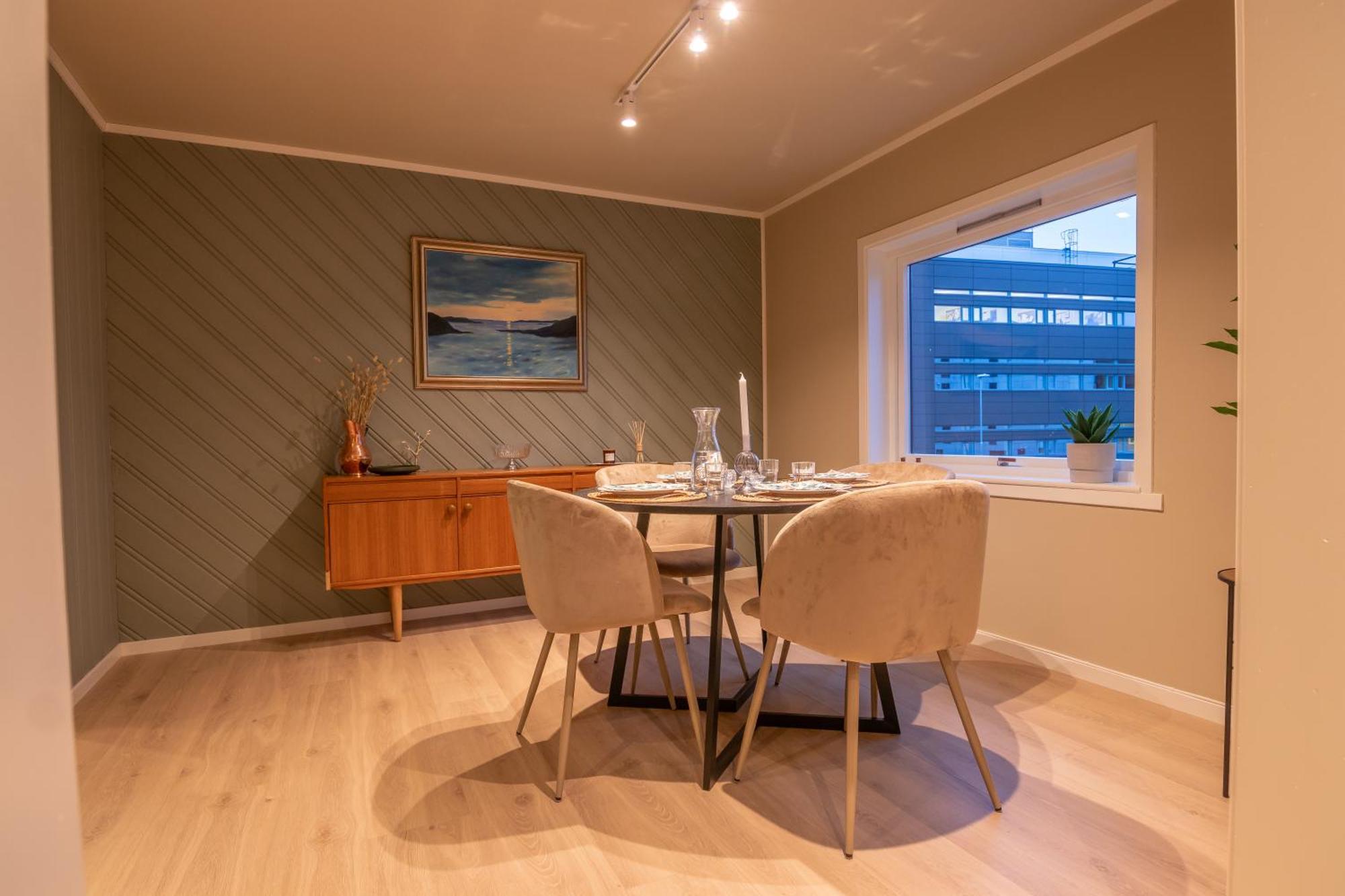 Cozy And Spacious Apartment In City Centre Tromsø Buitenkant foto