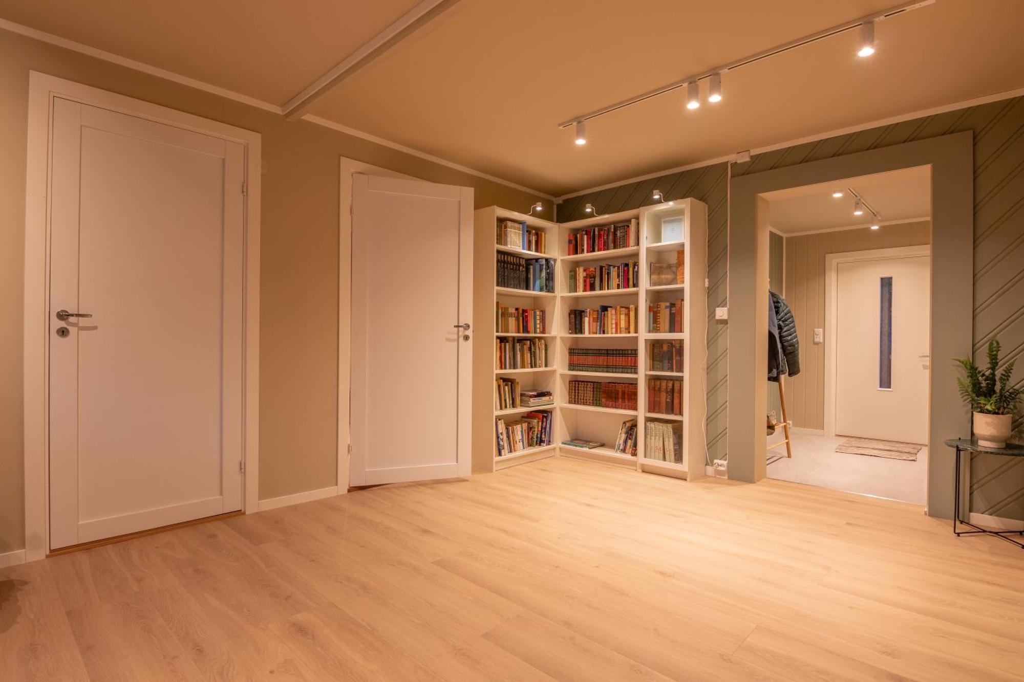 Cozy And Spacious Apartment In City Centre Tromsø Buitenkant foto