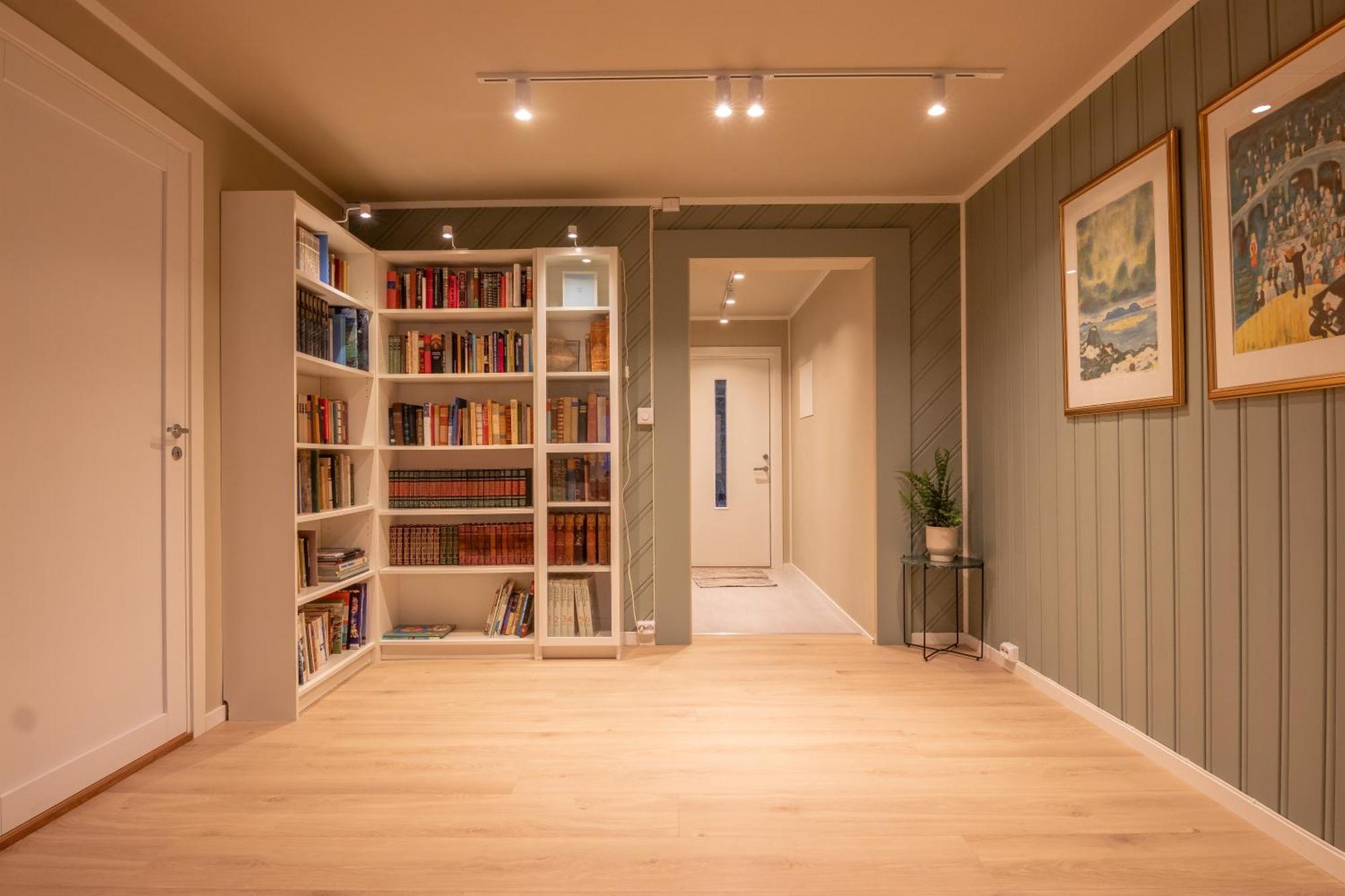 Cozy And Spacious Apartment In City Centre Tromsø Buitenkant foto