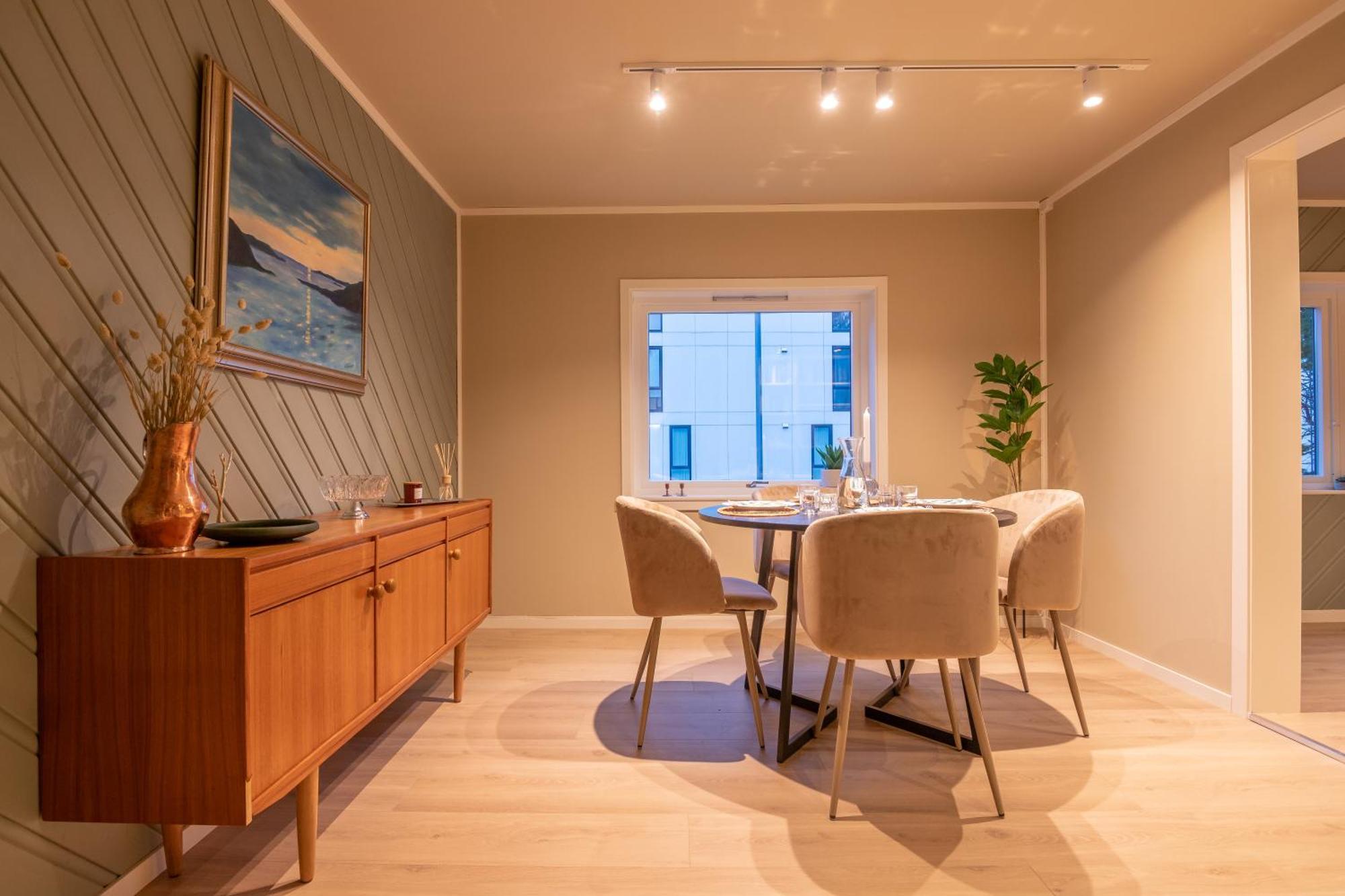 Cozy And Spacious Apartment In City Centre Tromsø Buitenkant foto